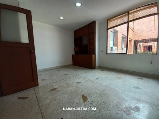 Oficina en arriendo en Centenario, Cali, 30 m² · foto 2 de 11
