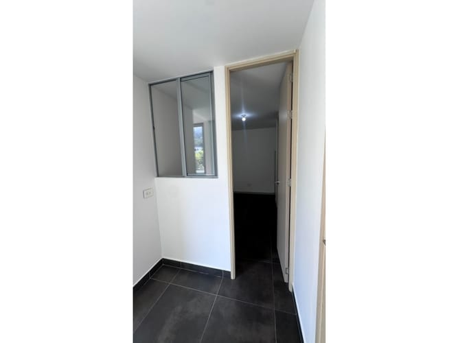 Apartamento de 3 alcobas en venta en El Castillo, Medellín, 245 m² · foto 5 de 17