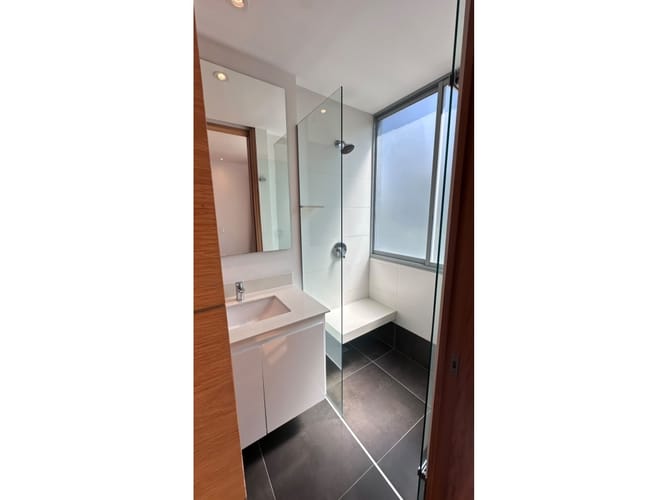 Apartamento de 3 alcobas en venta en El Castillo, Medellín, 245 m² · foto 12 de 17