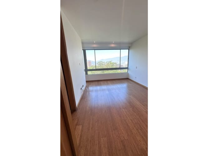 Apartamento de 3 alcobas en venta en El Castillo, Medellín, 245 m² · foto 15 de 17