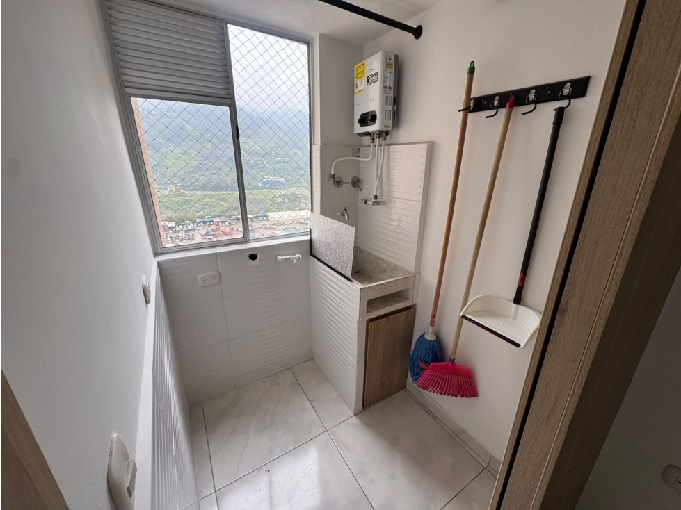 Apartamento en arriendo en Zona Industrial 3, Bello · foto 2 de 14