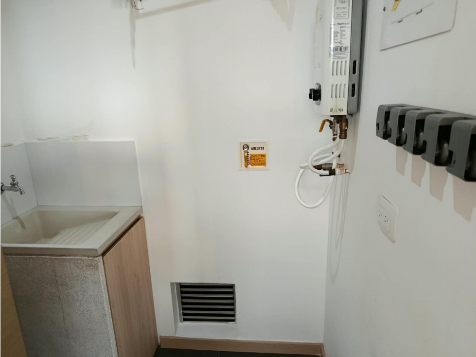 Apartaestudio en arriendo en El Poblado, Medellín · foto 13 de 19