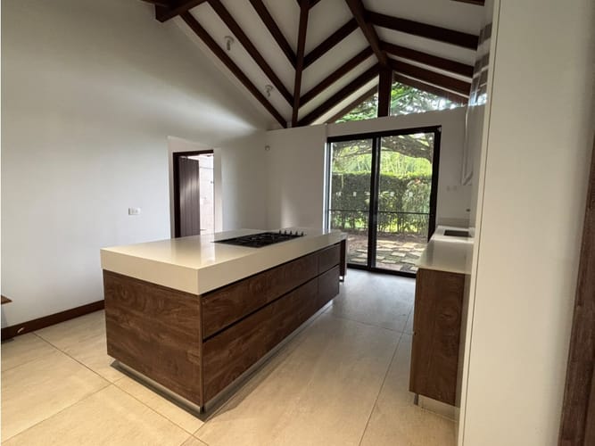 Casa de 5 alcobas en venta en Cerritos, Pereira, 372 m² · foto 10 de 18