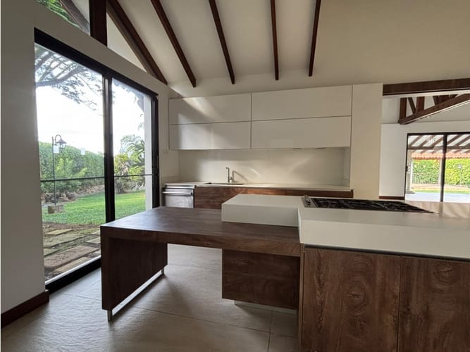 Casa de 5 alcobas en venta en Cerritos, Pereira, 372 m² · foto 11 de 18