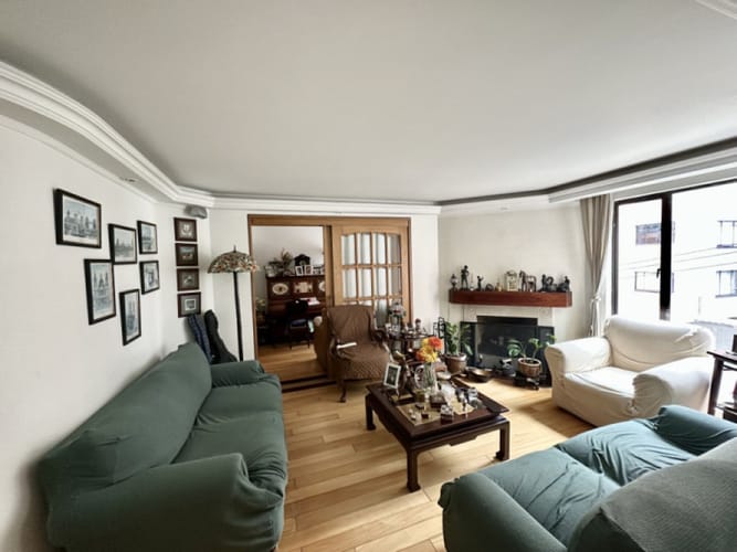 Apartamento de 3 alcobas en venta en Los Rosales, Bogotá, 136 m² · foto 1 de 18