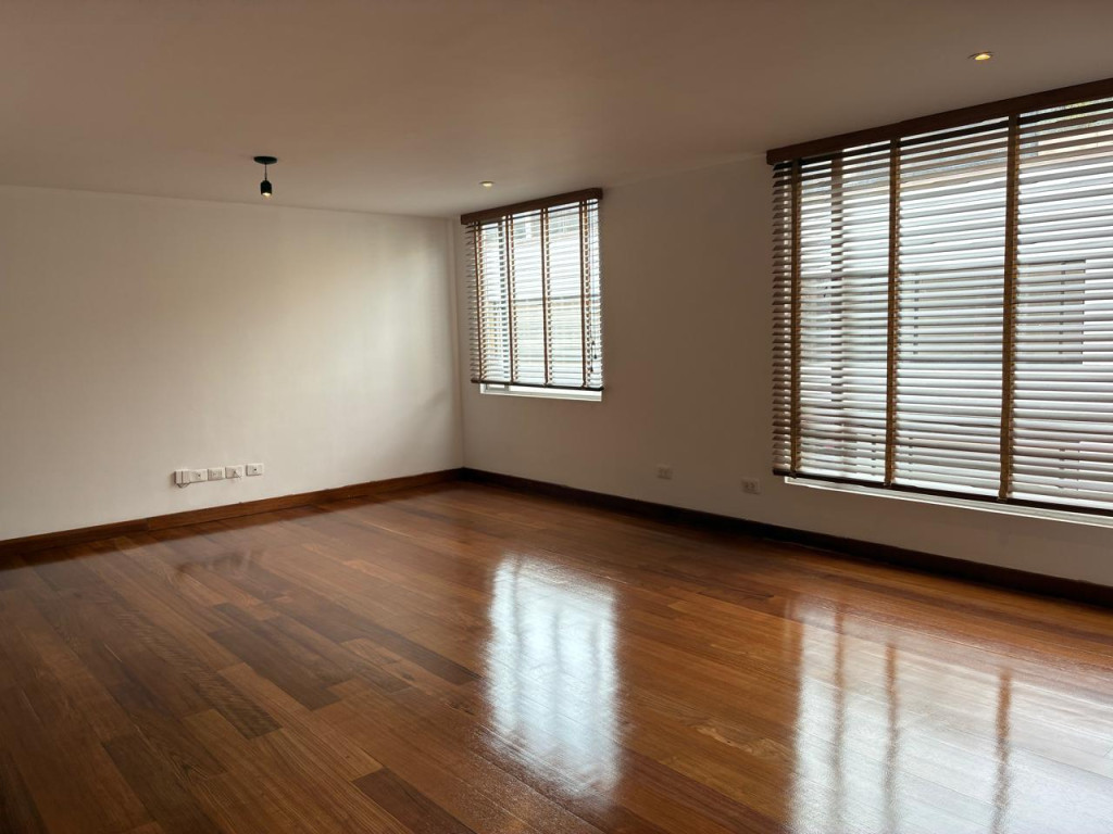 Apartamento en venta en Santa Barbara, Bogotá · foto 2 de 24
