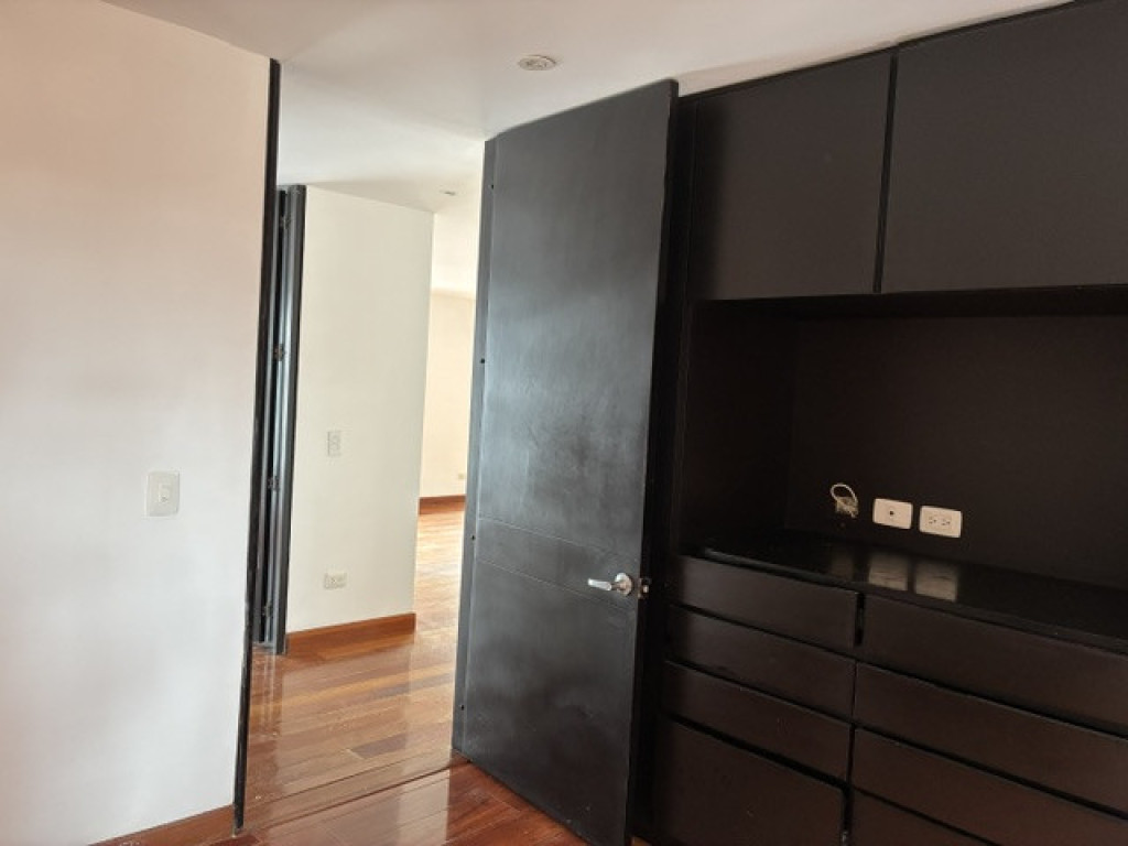 Apartamento en venta en Santa Barbara, Bogotá · foto 18 de 24