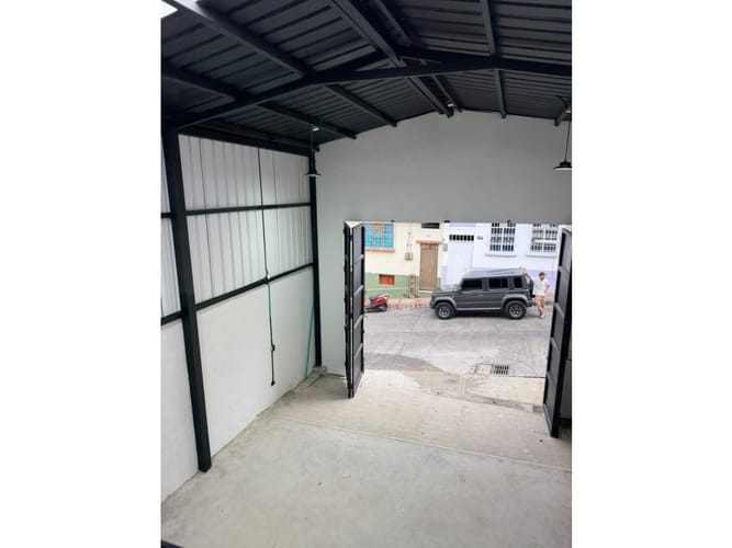 Bodega en venta en Corocito, Pereira, 238 m² · foto 2 de 24