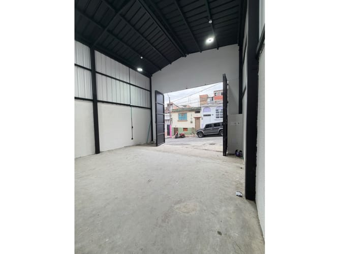 Bodega en venta en Corocito, Pereira, 238 m² · foto 4 de 24