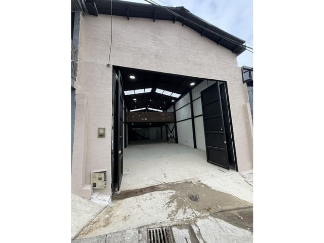 Bodega en venta en Corocito, Pereira, 238 m² · foto 13 de 24