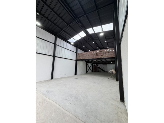 Bodega en venta en Corocito, Pereira, 238 m² · foto 19 de 24
