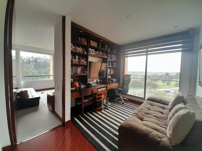 Apartamento de 3 alcobas en venta en Lindaraja, Bogotá, 200 m² · foto 10 de 24