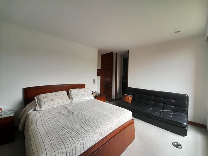 Apartamento de 3 alcobas en venta en Lindaraja, Bogotá, 200 m² · foto 15 de 24