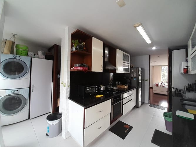 Apartamento de 3 alcobas en venta en Lindaraja, Bogotá, 200 m² · foto 21 de 24