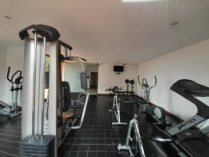 Apartamento de 3 alcobas en venta en Lindaraja, Bogotá, 200 m² · foto 23 de 24