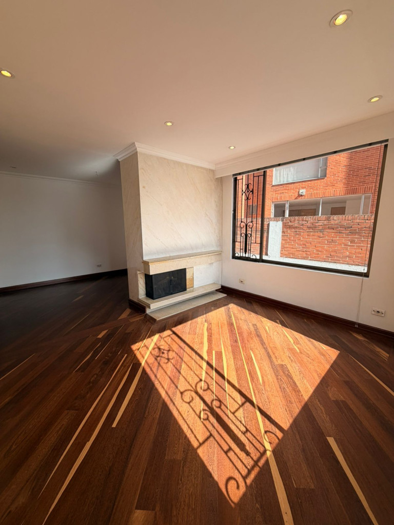 Apartamento en venta en Santa Barbara Occidental, Bogotá · foto 3 de 18