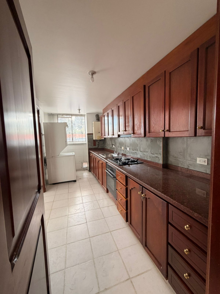 Apartamento en venta en Santa Barbara Occidental, Bogotá · foto 7 de 18