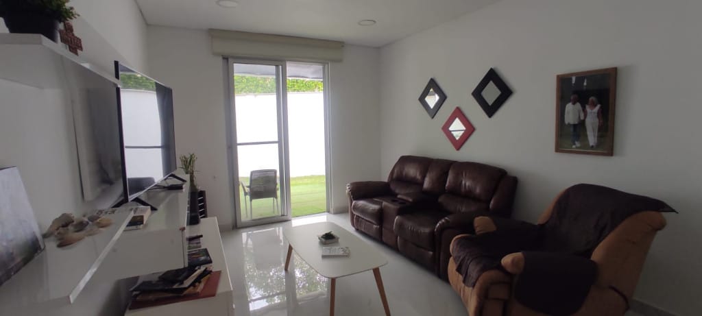 Casa de 3 alcobas en venta en Las Mercedes, Jamundí, 321 m² · foto 3 de 11