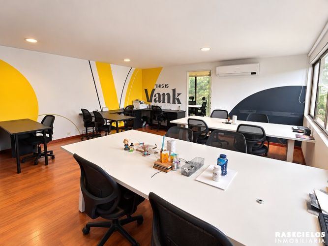Apartamento en arriendo en El Poblado, Medellín · foto 3 de 13