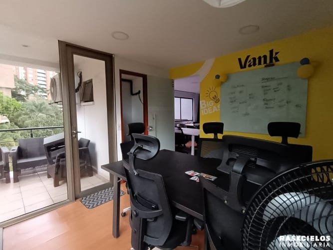 Apartamento en arriendo en El Poblado, Medellín · foto 5 de 13
