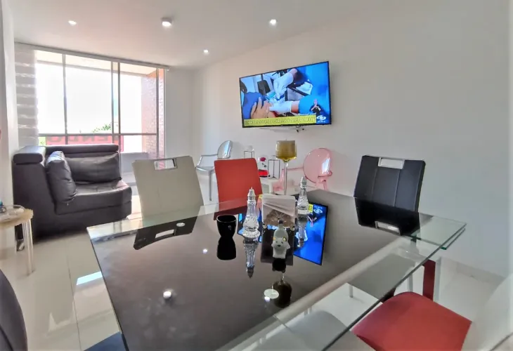 Apartamento de 4 alcobas en venta en Laureles, Medellín, 152 m² · foto 6 de 24