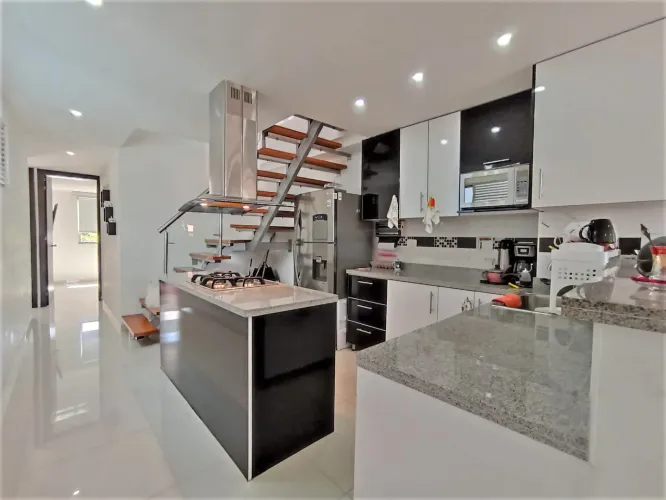 Apartamento de 4 alcobas en venta en Laureles, Medellín, 152 m² · foto 7 de 24