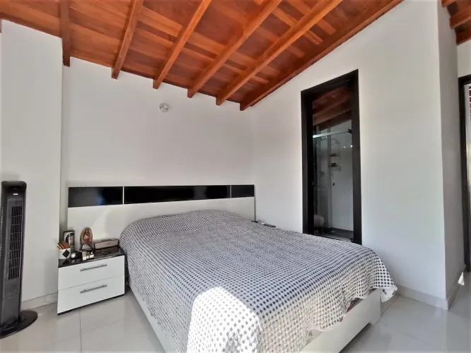 Apartamento de 4 alcobas en venta en Laureles, Medellín, 152 m² · foto 12 de 24
