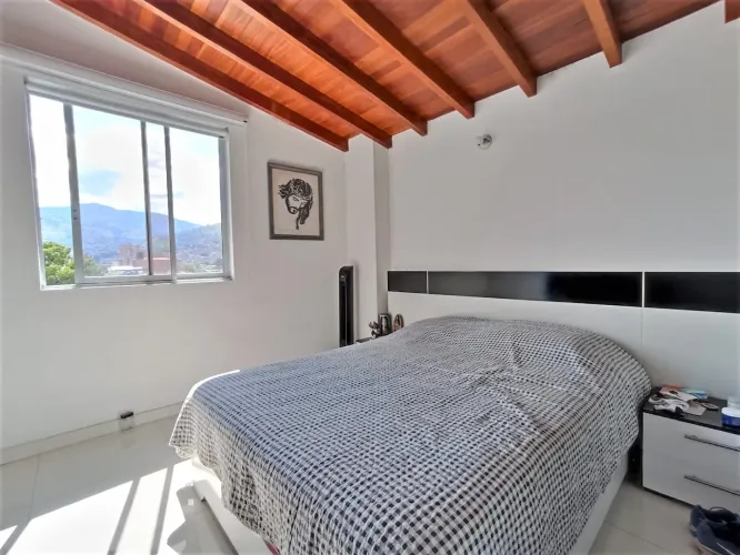 Apartamento de 4 alcobas en venta en Laureles, Medellín, 152 m² · foto 13 de 24