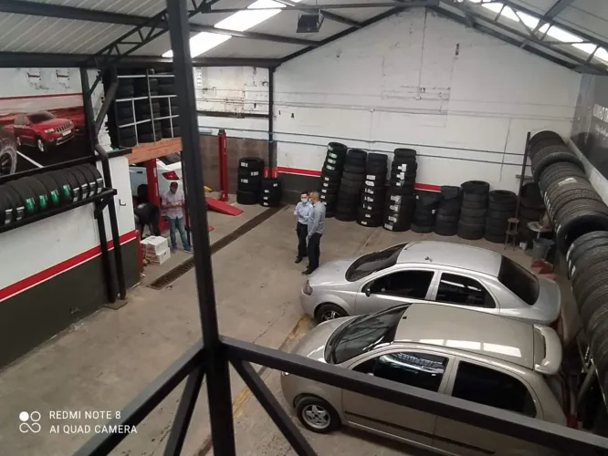 Bodega en venta en Laureles, Medellín, 250 m² · foto 2 de 8