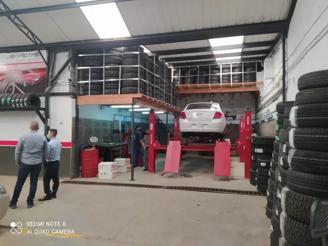 Bodega en venta en Laureles, Medellín, 250 m² · foto 3 de 8