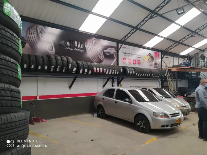 Bodega en venta en Laureles, Medellín, 250 m² · foto 4 de 8