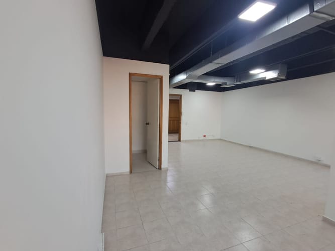 Oficina en arriendo en Villa Carlota, Medellín, 40 m² · foto 2 de 7