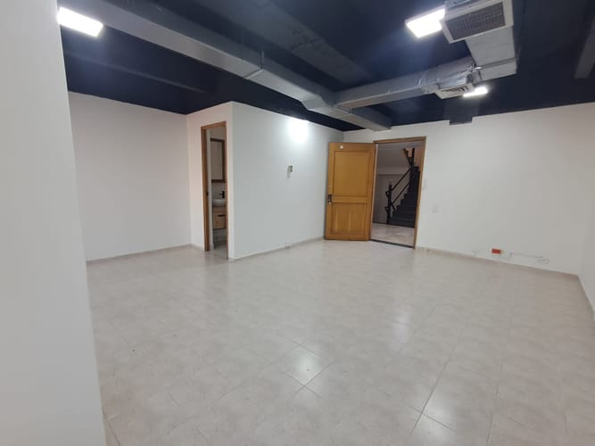 Oficina en arriendo en Villa Carlota, Medellín, 40 m² · foto 5 de 7