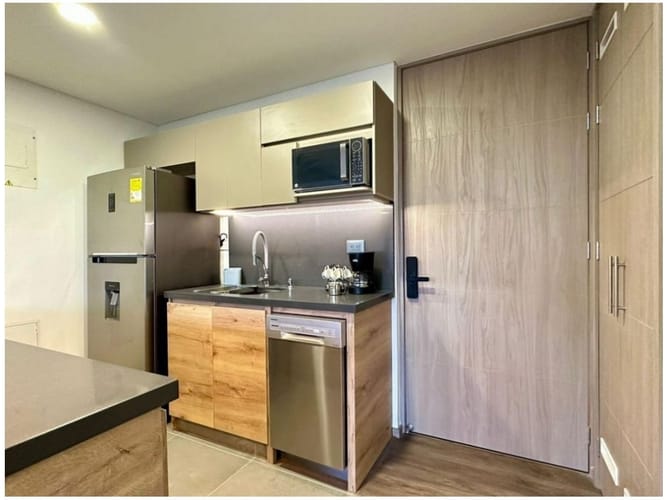 Apartamento de 1 alcoba en venta en Llano Grande, Medellín, 56 m² · foto 4 de 12