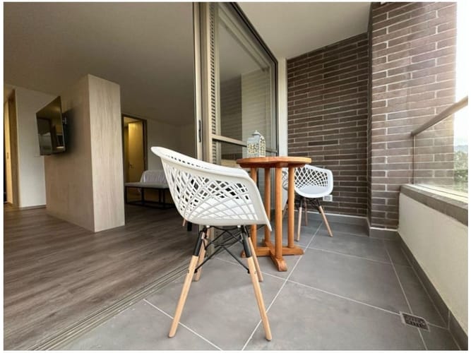 Apartamento de 1 alcoba en venta en Llano Grande, Medellín, 56 m² · foto 9 de 12