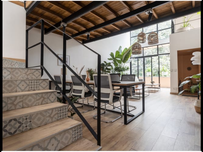 Casa de 8 alcobas en venta en Manila, Medellín, 280 m² · foto 2 de 15