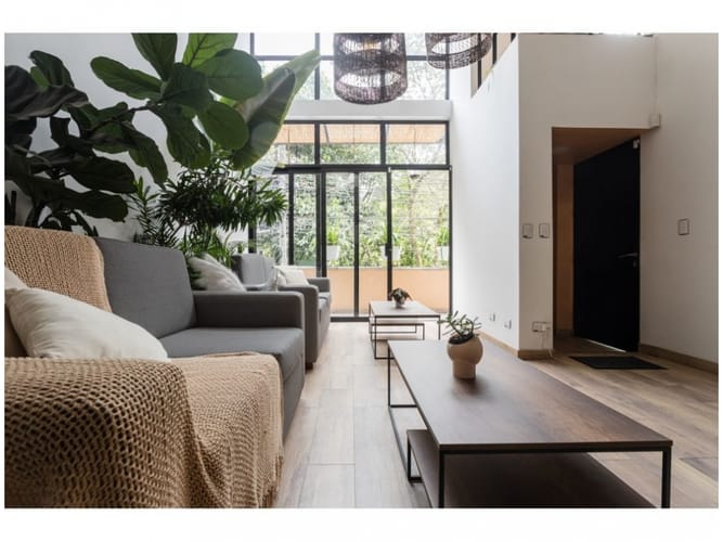 Casa de 8 alcobas en venta en Manila, Medellín, 280 m² · foto 3 de 15