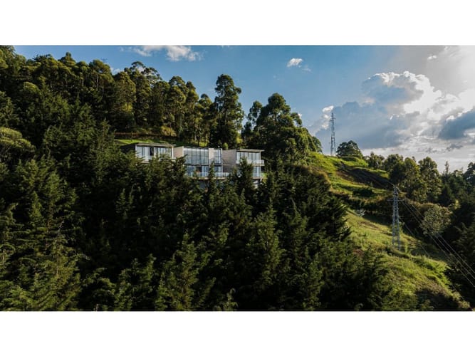 Casa de 7 alcobas en venta en El Poblado, Medellín, 740 m² · foto 6 de 24