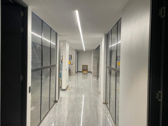 Casa de 7 alcobas en venta en El Poblado, Medellín, 740 m² · foto 19 de 24