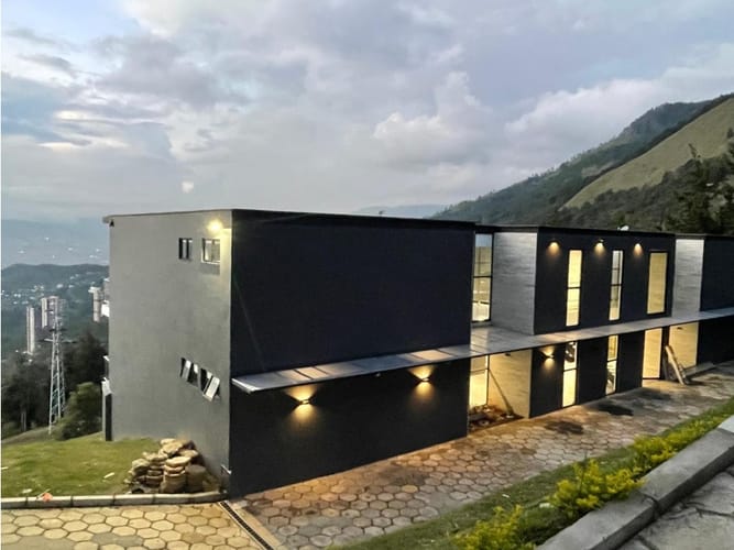 Casa de 7 alcobas en venta en El Poblado, Medellín, 740 m² · foto 20 de 24