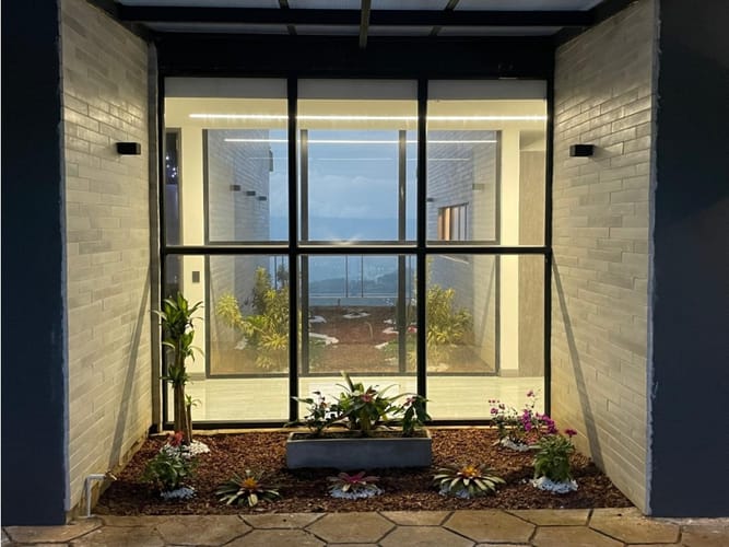 Casa de 7 alcobas en venta en El Poblado, Medellín, 740 m² · foto 22 de 24