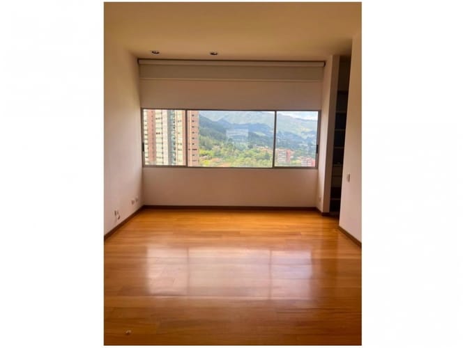 Apartamento de 3 alcobas en venta en El Poblado, Medellín, 233 m² · foto 5 de 24