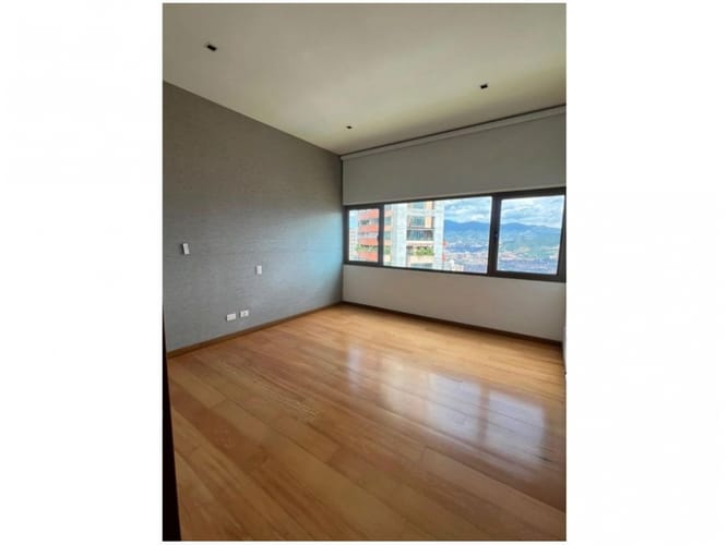 Apartamento de 3 alcobas en venta en El Poblado, Medellín, 233 m² · foto 9 de 24