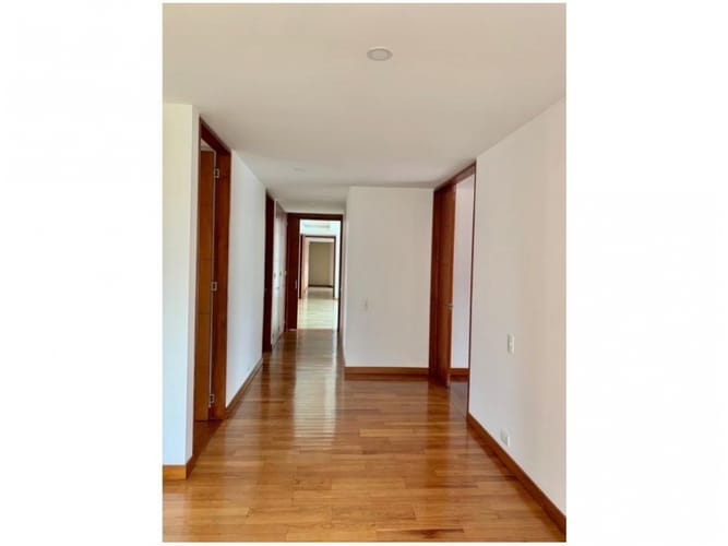 Apartamento de 3 alcobas en venta en El Poblado, Medellín, 233 m² · foto 10 de 24