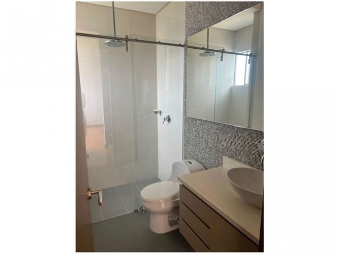 Apartamento de 3 alcobas en venta en El Poblado, Medellín, 233 m² · foto 12 de 24