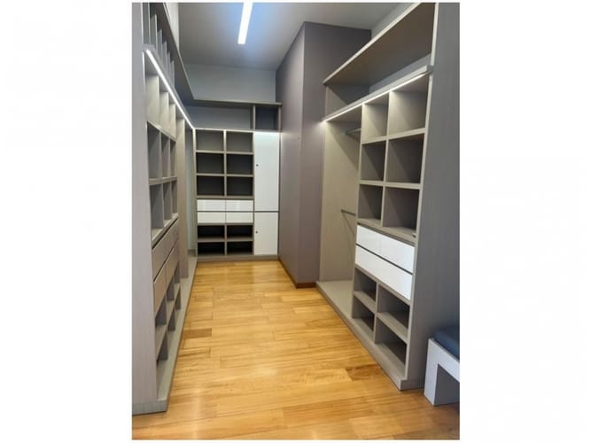 Apartamento de 3 alcobas en venta en El Poblado, Medellín, 233 m² · foto 13 de 24