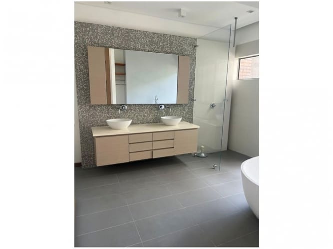 Apartamento de 3 alcobas en venta en El Poblado, Medellín, 233 m² · foto 21 de 24