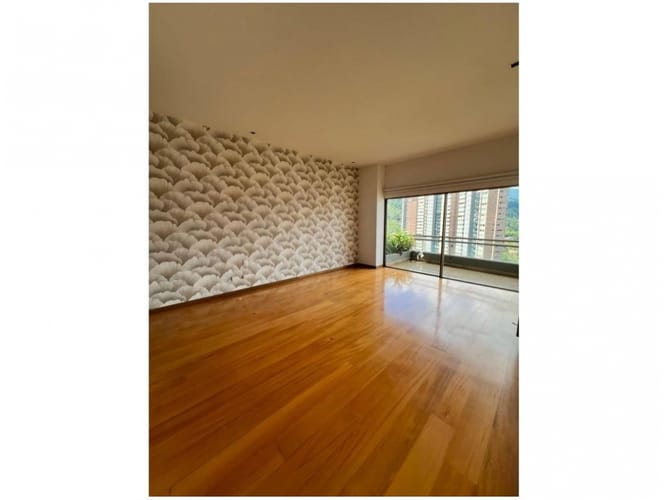 Apartamento de 3 alcobas en venta en El Poblado, Medellín, 233 m² · foto 22 de 24