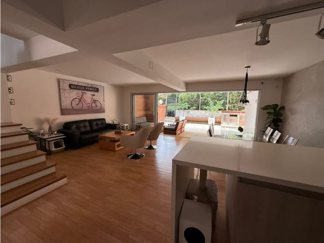Casa de 3 alcobas en venta en El Poblado, Medellín, 220 m² · foto 2 de 13