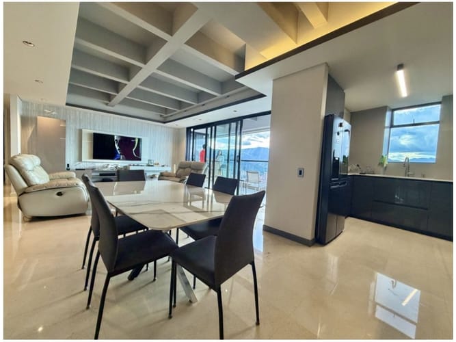 Apartamento de 1 alcoba en venta en Loma De Las Brujas, Envigado, 81 m² · foto 6 de 24